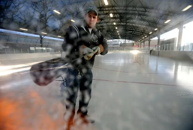 Edina opens new ‘Backyard’ rink, inflatable sports dome