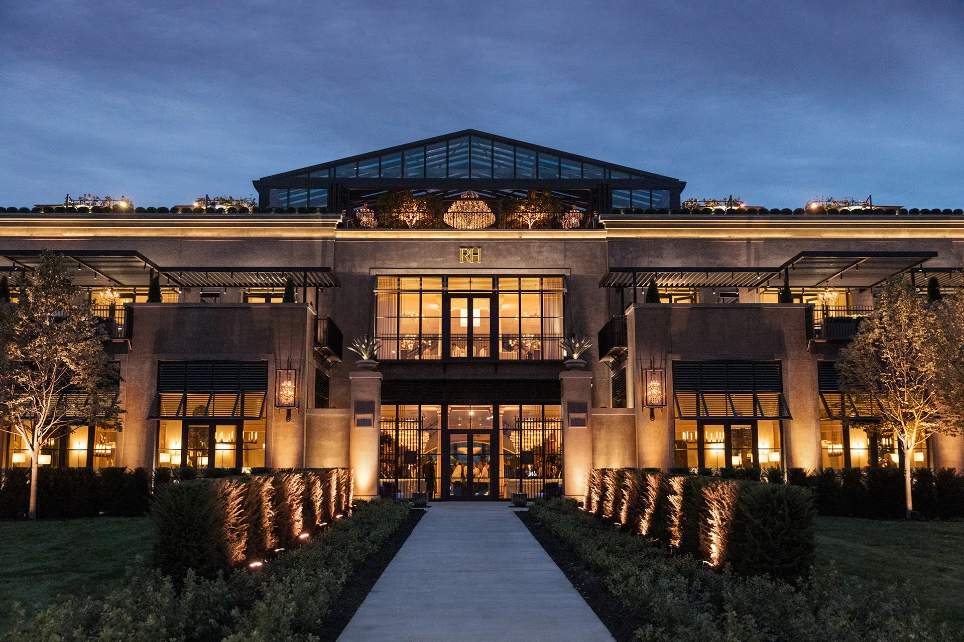 How to Make the Most of Edina’s Two Upscale Malls
