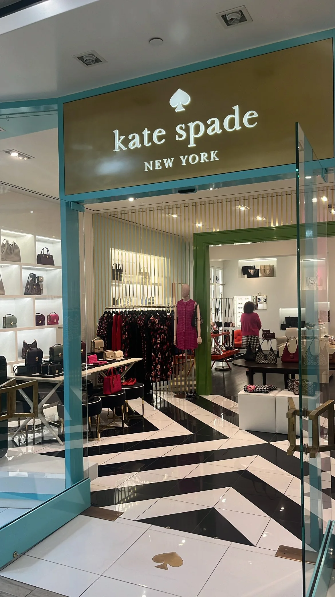 How to Make the Most of Edina’s Two Upscale Malls