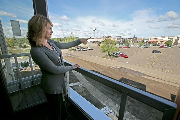 Walking to Southdale is easier after Edina’s $4 million pedestrian project